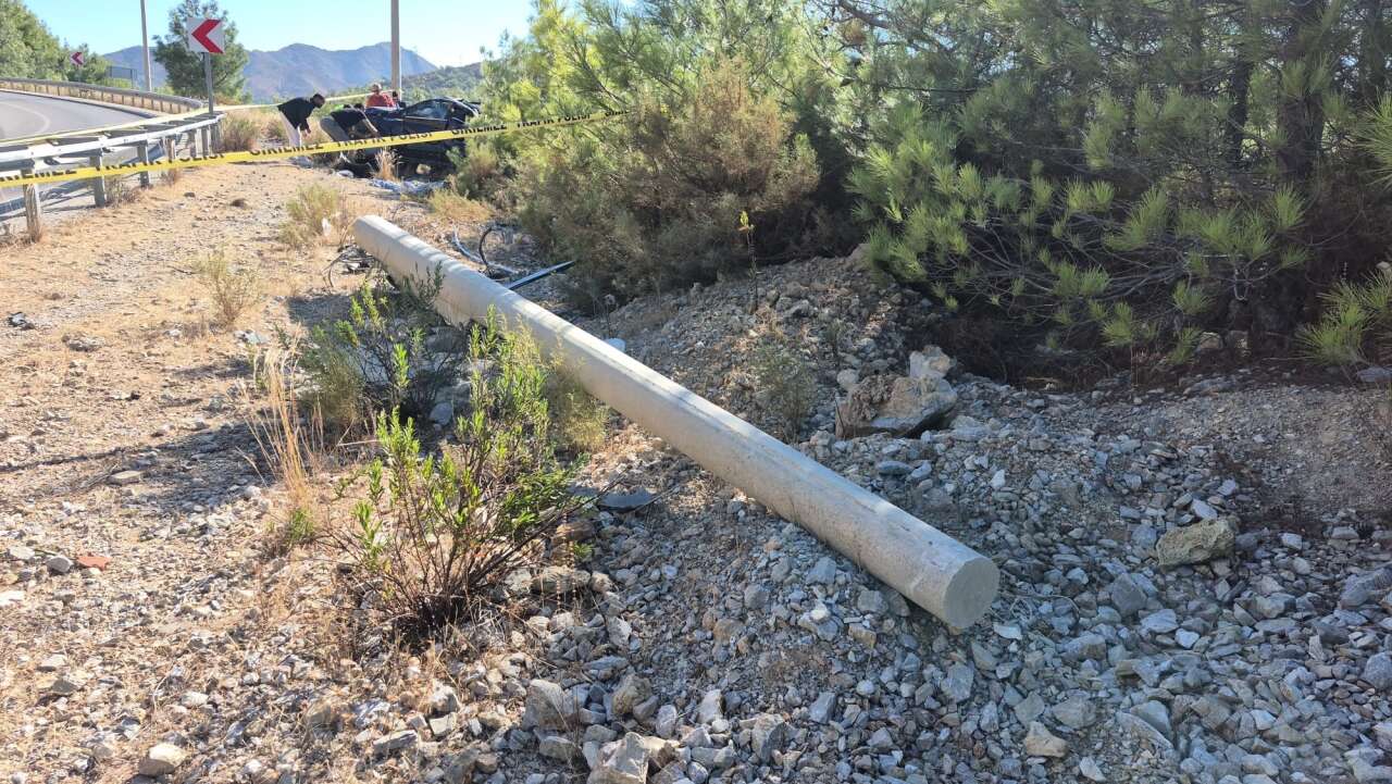 Bariyerlere çarpan otomobil takla attı! 20 yaşındaki Mustafa Alkan öldü 3
